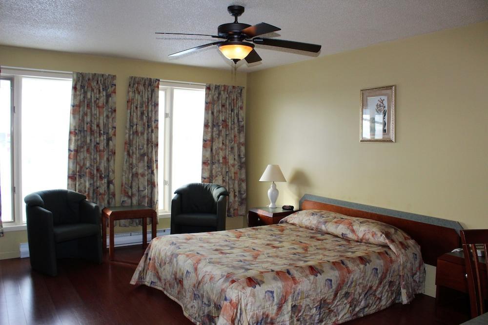 Motel Quatre Saisons Forestville Exterior foto