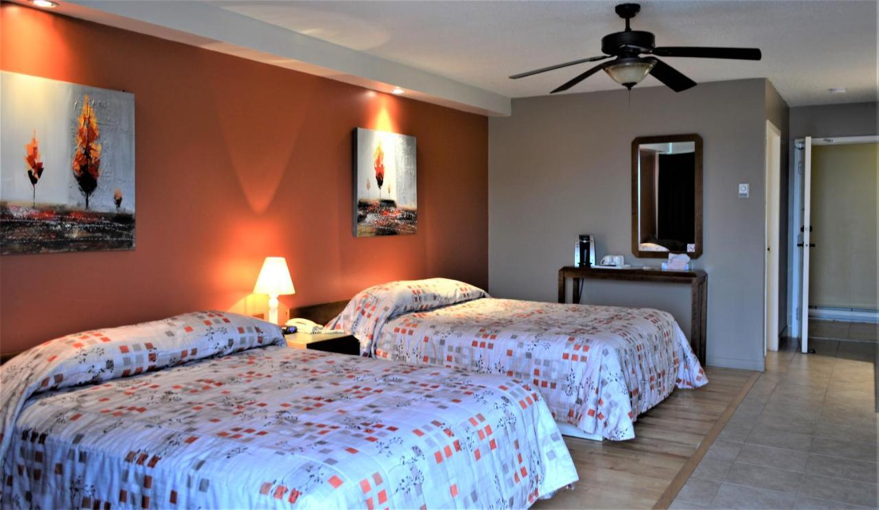 Motel Quatre Saisons Forestville Exterior foto